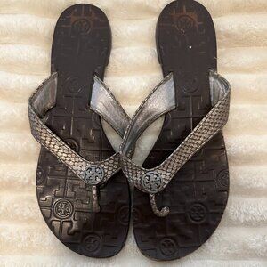 Tory Burch Leather Flip Flops in Metallic